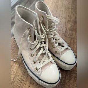 Converse High-Top Suede Sneakers in light pink